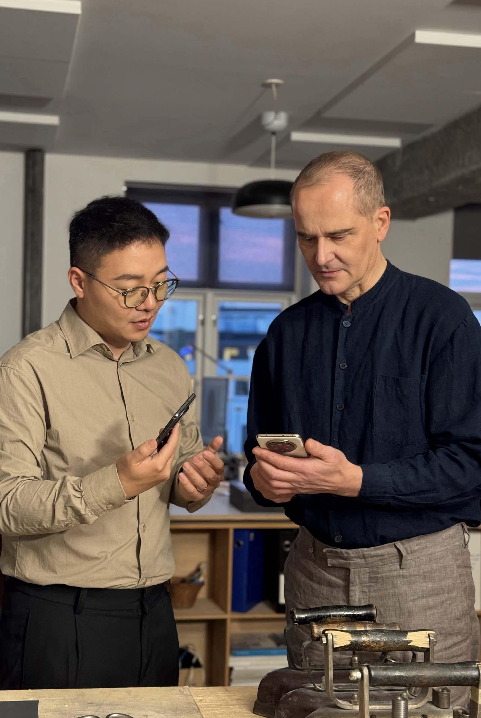 mega-realme-2 - MEGA CEO of realme Chase Xu with fellow CEO of Valeur Design Torsten Valeur