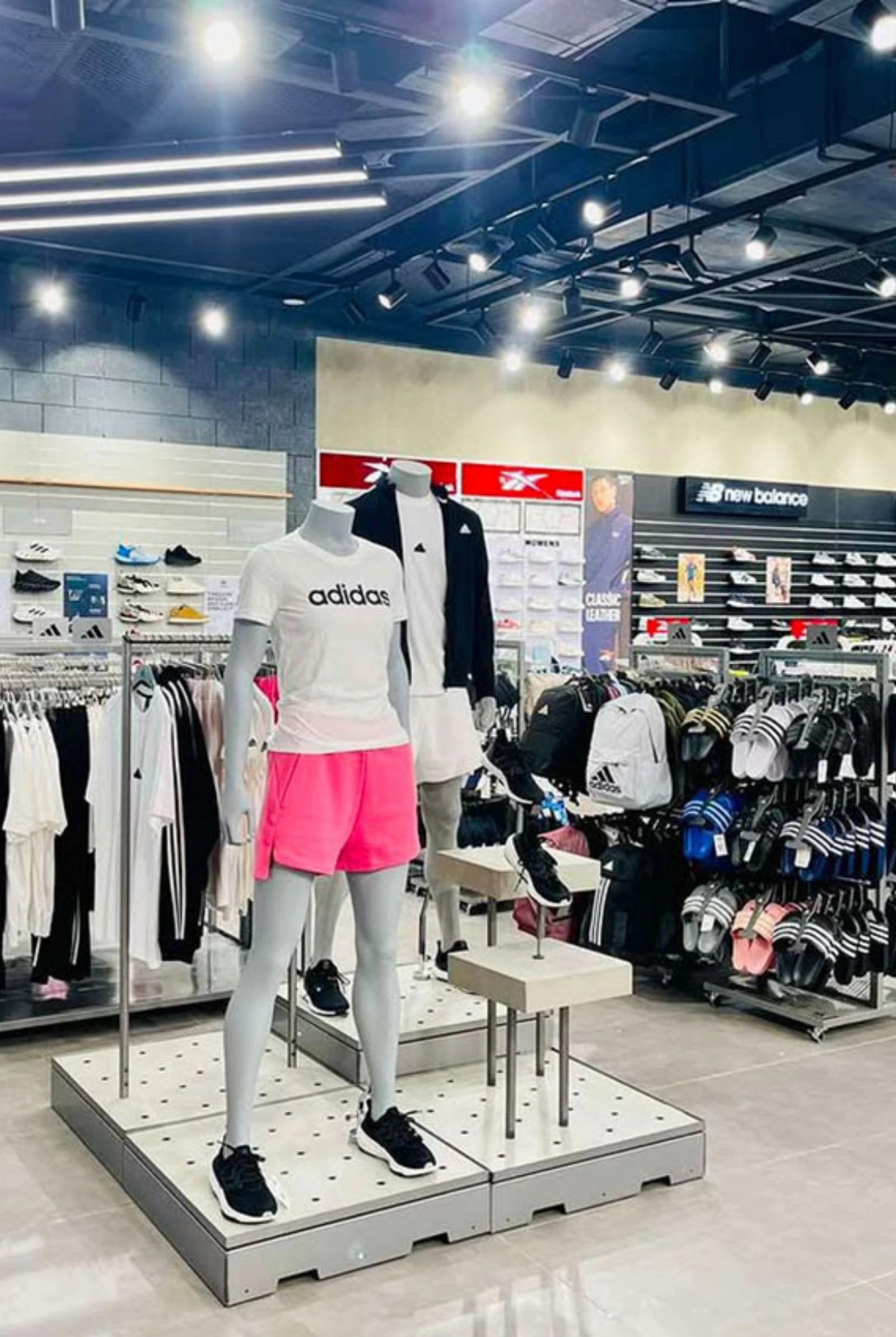 25 - MEGA Sports Central