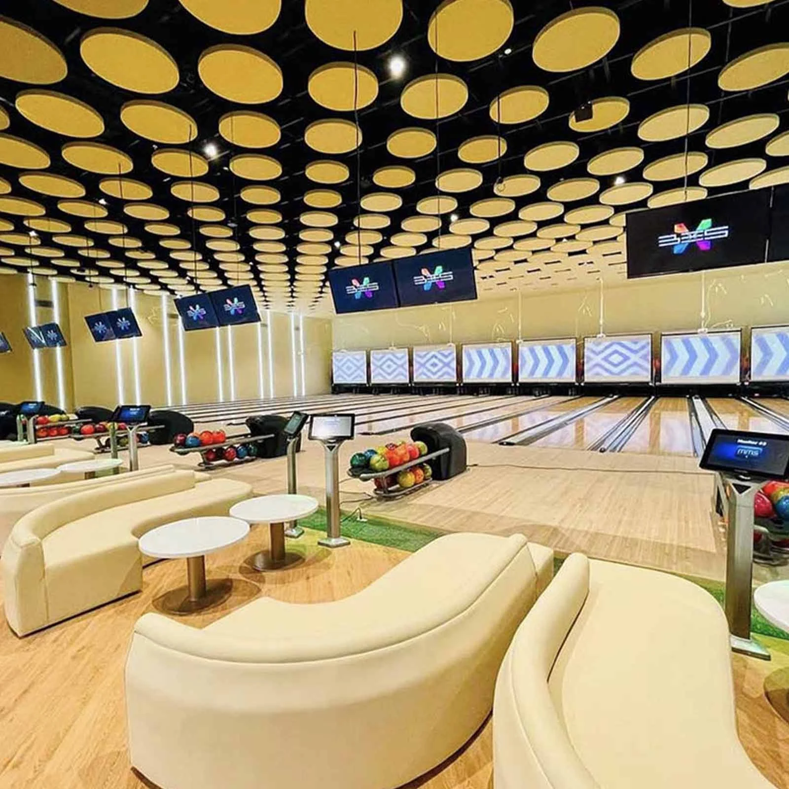 7 - MEGA SM's Indoor Game park