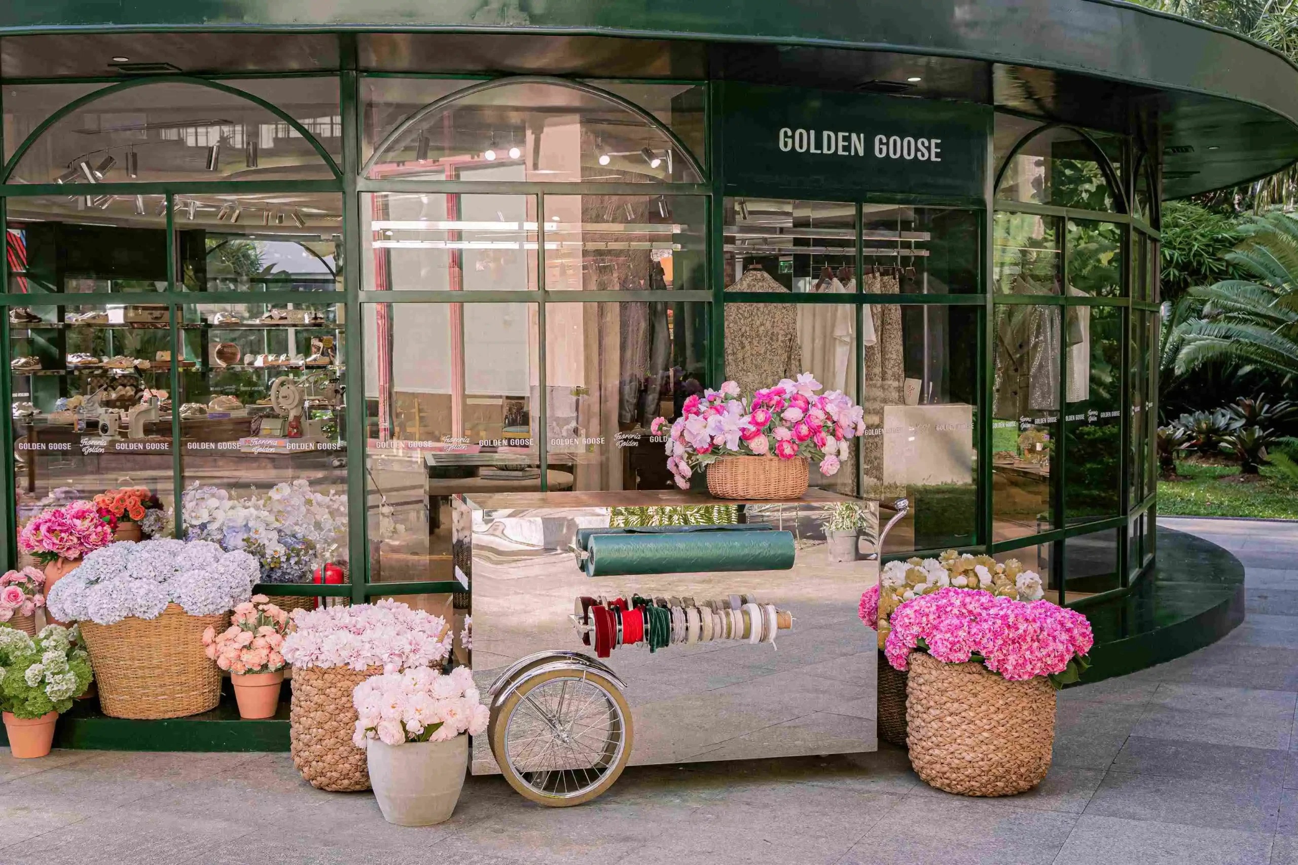 GG-ManilaGB-Exterior03_11zon_11zon - MEGA golden goose pop up greenbelt