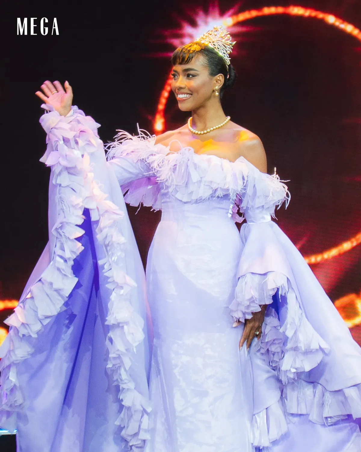 chelsea-muph-final-walk-inart - MEGA Miss universe Philippines 2024 Chelsea Manalo final walk Waving in lilac