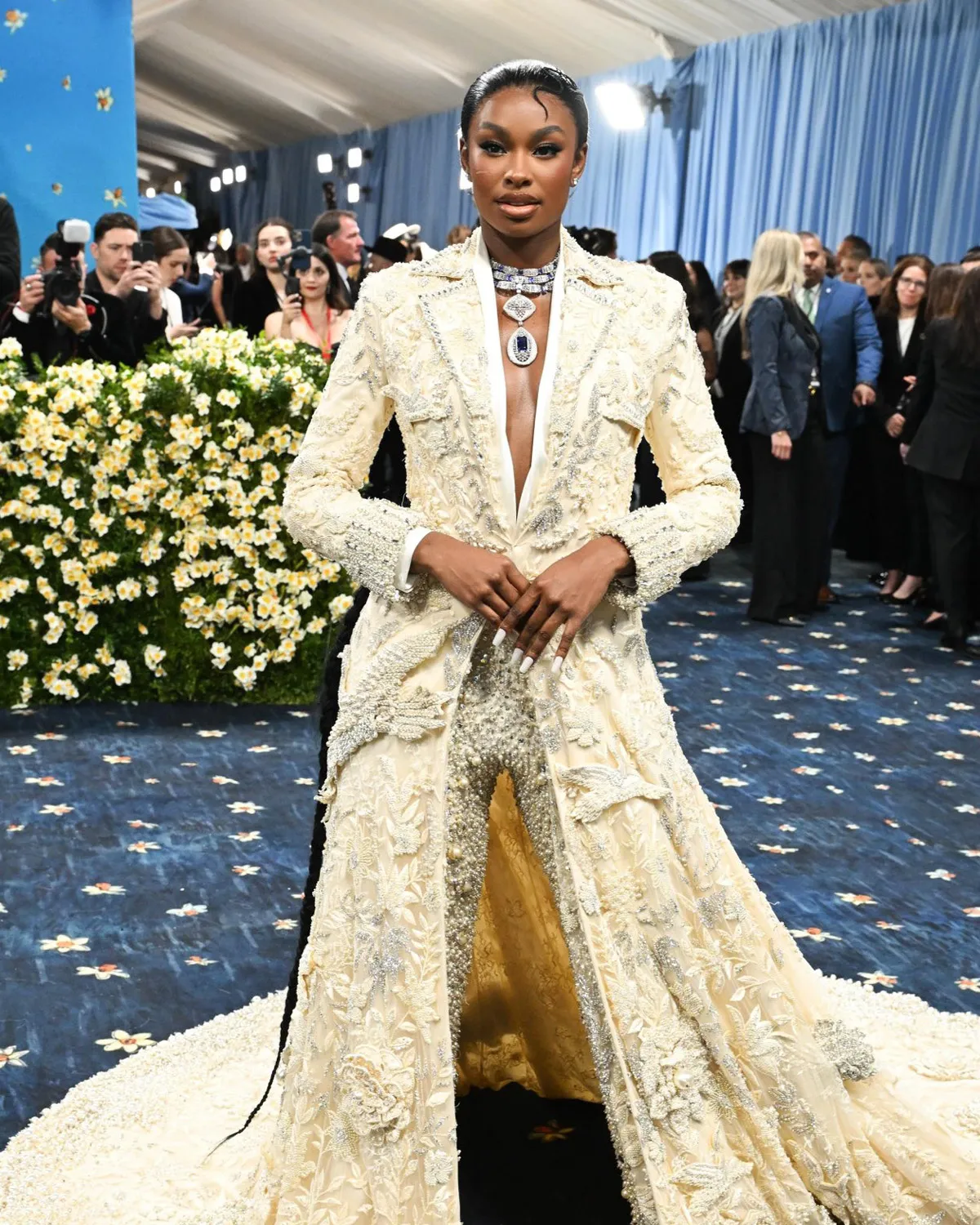 mega-met-gala-2025-best-dress-inart15 - MEGA Coco jones in Manish Malhotra Met gala 2025