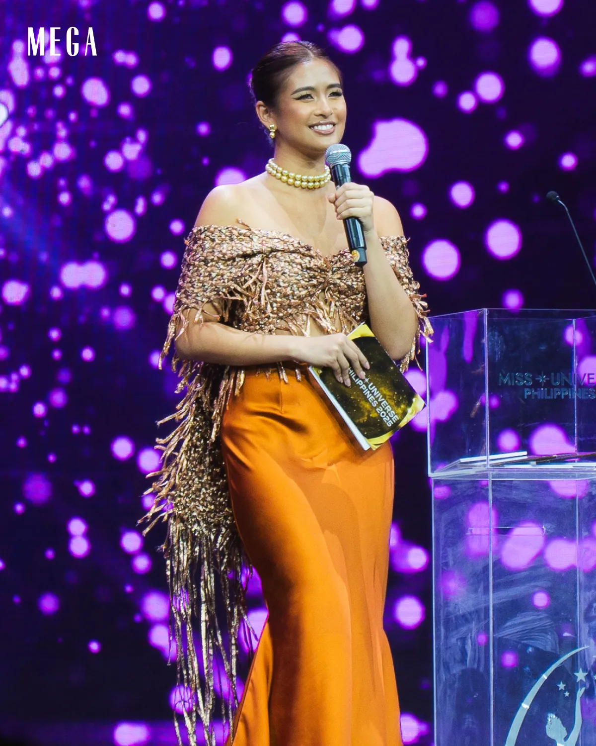 Artisan on the Miss Universe Philippines stage